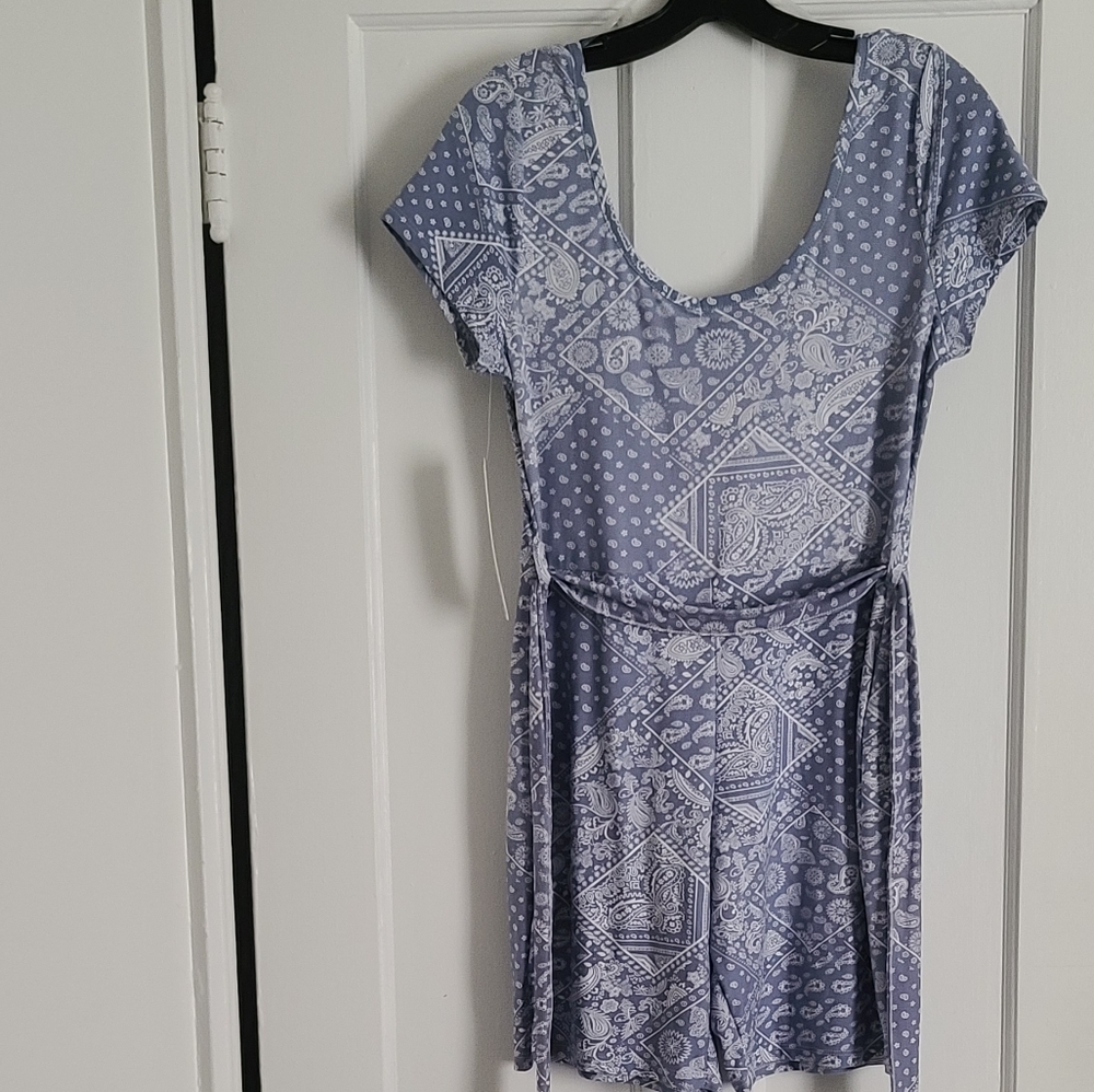 Romper - Picture 2 of 2